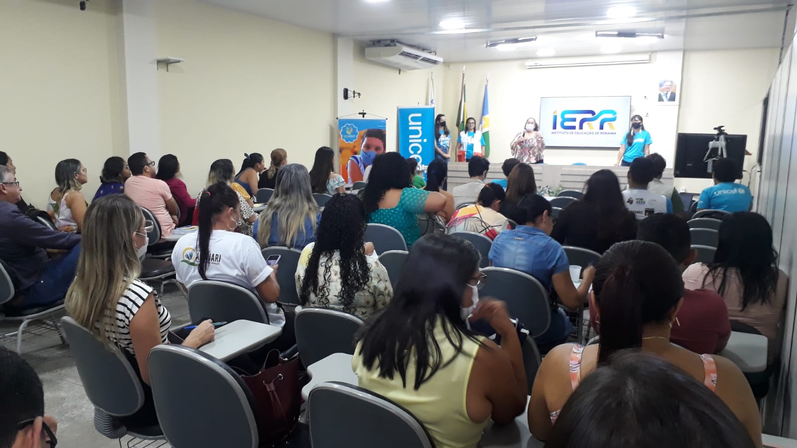 Evento acontece na Universidade Virtual de Roraima, com a participaÃ§Ã£o de 55 pessoas, representando 12 municÃ­pios dos 15 que aderiram a iniciativa (Foto: Benjamin Souza)