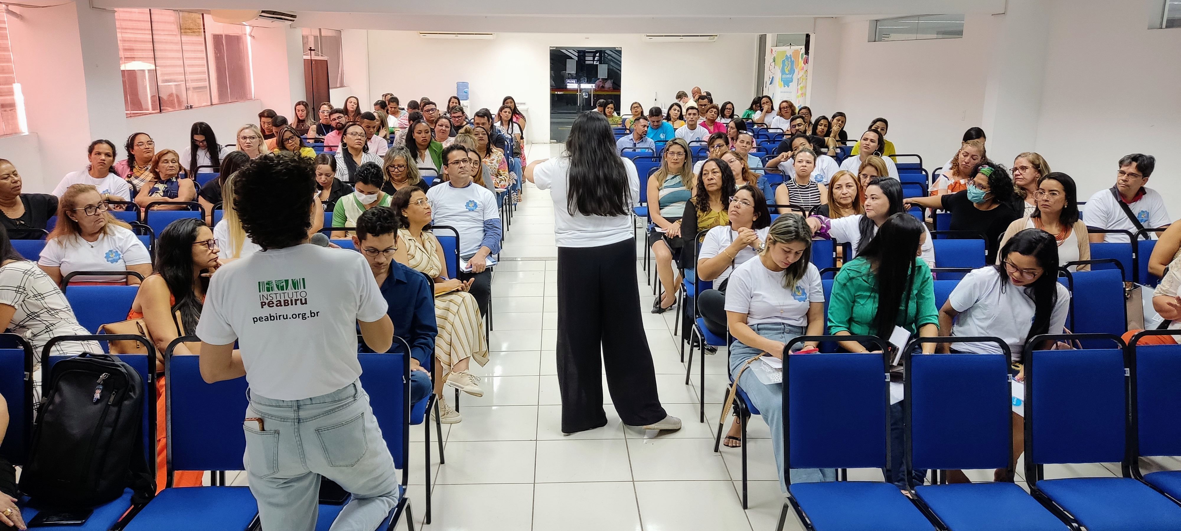 O encontro de BelÃ©m (PA) reuniu 96 profissionais, de 51 municipios da regiÃ£o nordeste, MarajÃ³ e metropolitana do ParÃ¡. Foi o primeiro, de 6 polos de encontros.