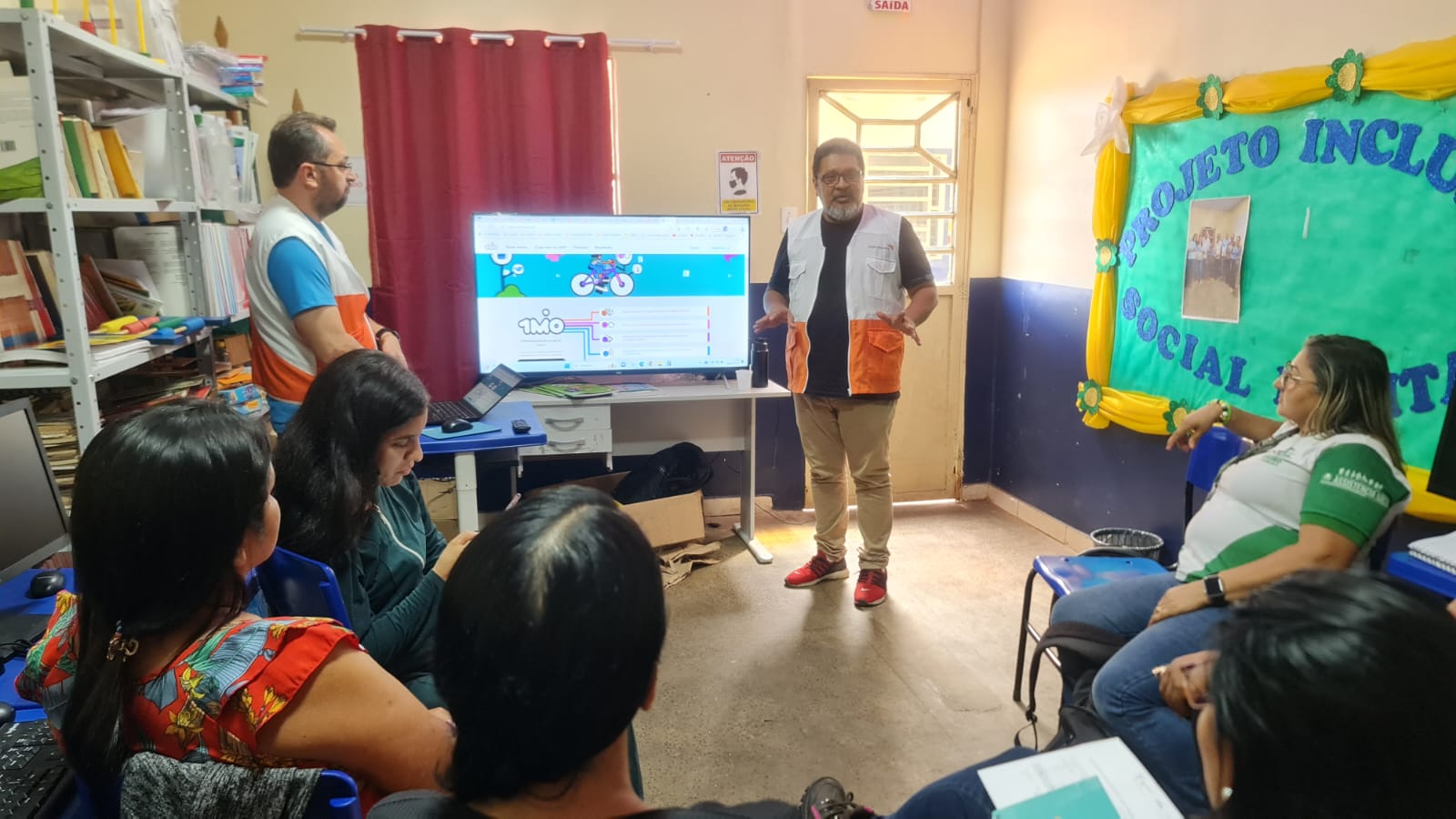 TÃ©cnicos e gestores das equipes do Selo UNICEF  dos municÃ­pios de Careiro da VÃ¡rzea e Manaquiri  participaram do encontro para esclarecer dÃºvidas sobre as atividades da iniciativa