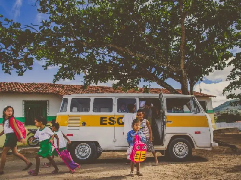 Quando estar na escola é a esperança de sair da miséria