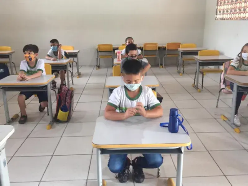 Localizada do interior do Ceará, o município de Cruz, com aproximadamente 25 mil habitantes, foi o primeiro da região a garantir a volta presencial dos estudantes da rede básica de ensino