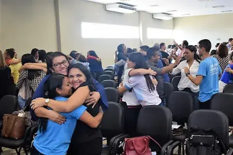 Dinâmica quebra o gelo entre os participantes e estimula a troca de experiências. Foto: Maxwell Santos