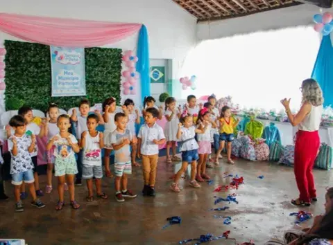 O município alagoano de Paulo Jacinto também já realizou a Semana do Bebê 2019. O evento teve palestras em escolas do ensino médio, capacitação, atividade física, cinema e apresentação cultural das crianças da Educação Infantil.