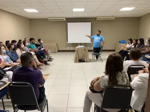 Participaram do evento técnicos municipais, secretários de Educação, coordenadores operacionais da Busca Ativa Escolar, articuladores do Selo UNICEF, mobilizadores da Educação, prefeitos, primeiras-damas e adolescentes