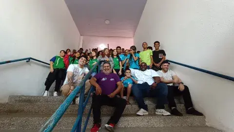 Mais de 50 adolescentes em Manacapuru conversaram com o time do 1MiO e Ernest Dube sobre oportunidades de capacitação para o mundo do trabalho